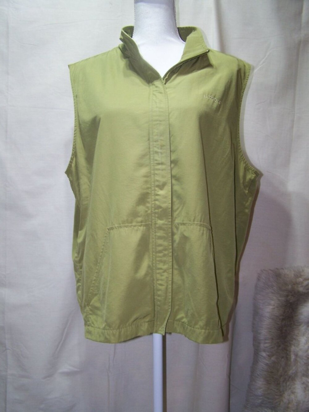 Liz Golf Vest Parachute Material Liz Claiborne XL Green